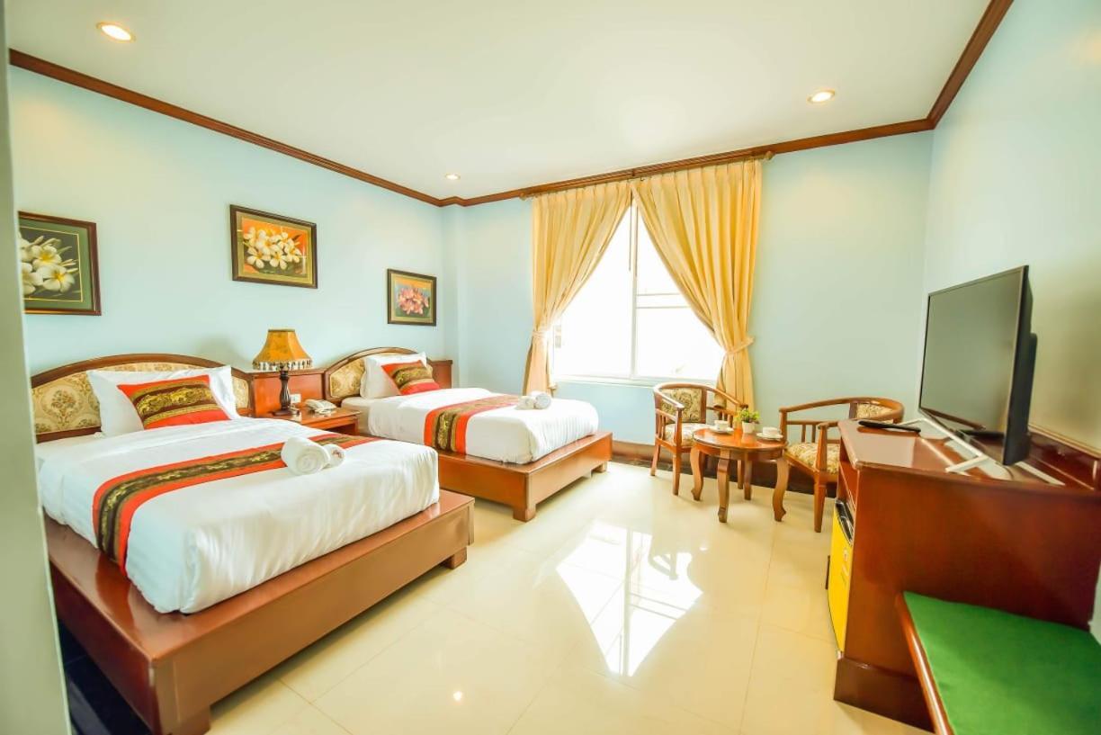 Soubandith Hotel Pakse Exterior foto