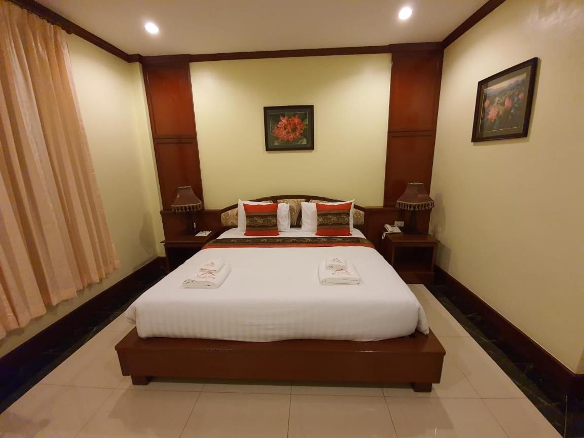 Soubandith Hotel Pakse Exterior foto